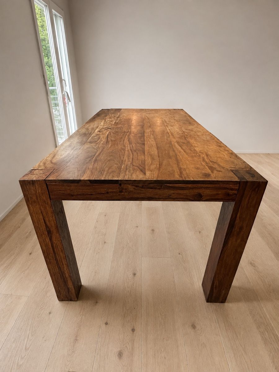 Tables: Wunderschöner Esstisch aus Echtholz – D'occasion à Bottighofen par Tonic1977