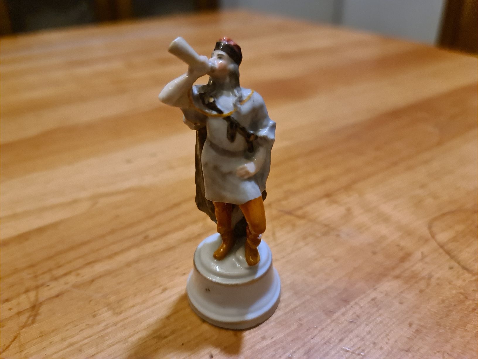 Herend Figuren: antike Herend Figur Kosake Höhe 9.8 cm – Gebraucht aus henau von Rockj
