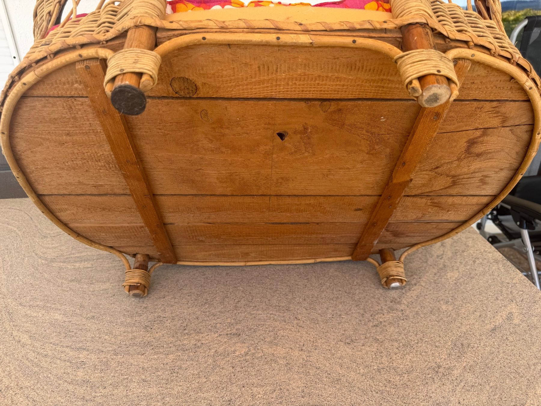 Liege- & Schlafplätze: Vintage Rattan Hundebett – Gebraucht aus Geroldswil von Jeremy11 8