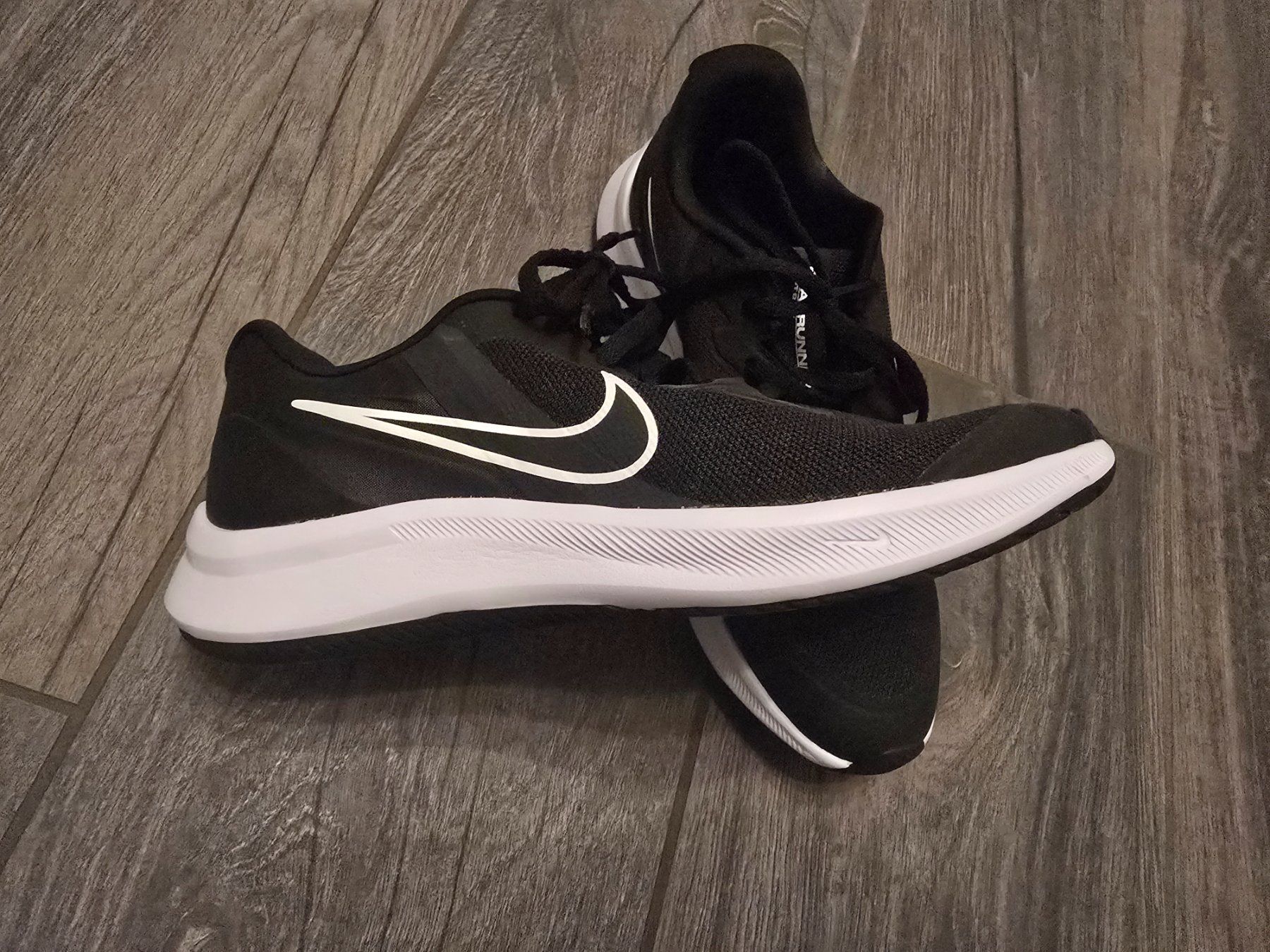Nike Scarpe da uomo: Nike Star Runner NEU Gr. 39 Laufschuh – Nuovo e nell'imballaggio originale da Wattenwil venduto da Gioia8