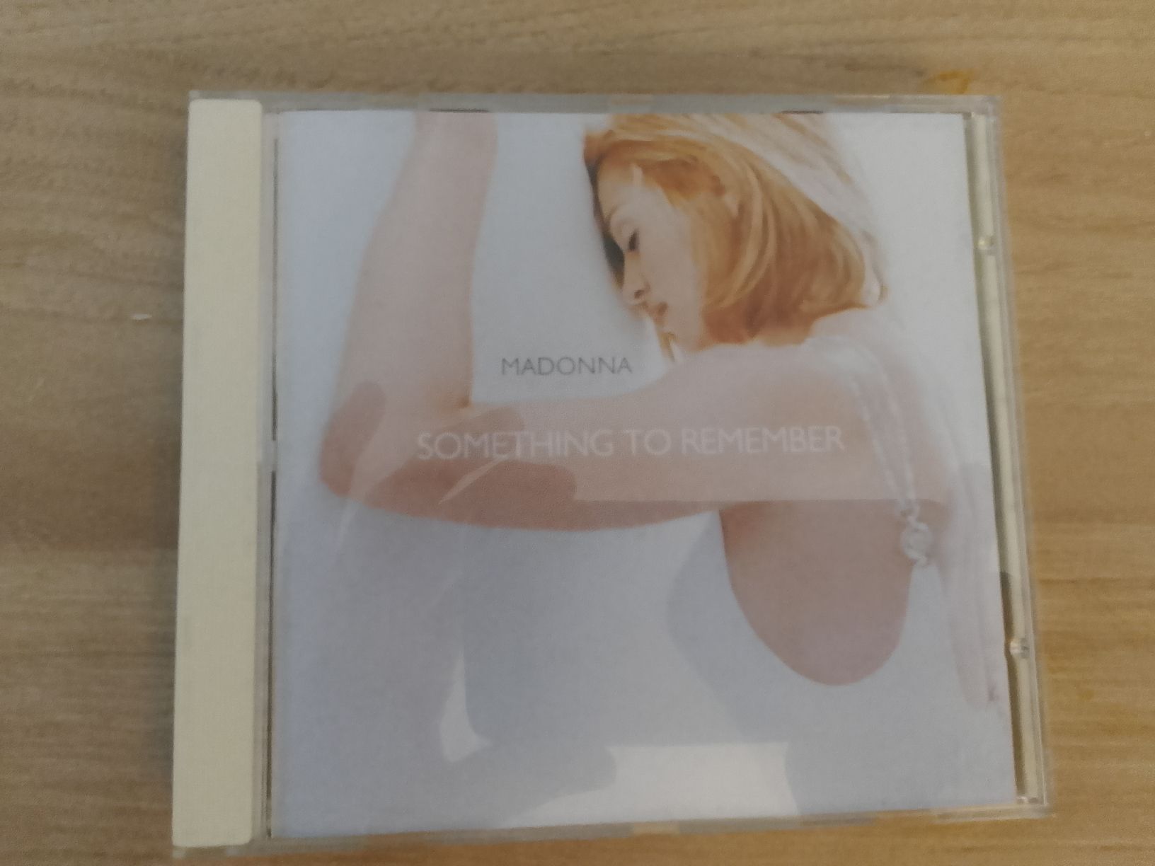 CD: Madonna – Usato da Liebefeld venduto da CD-Urs