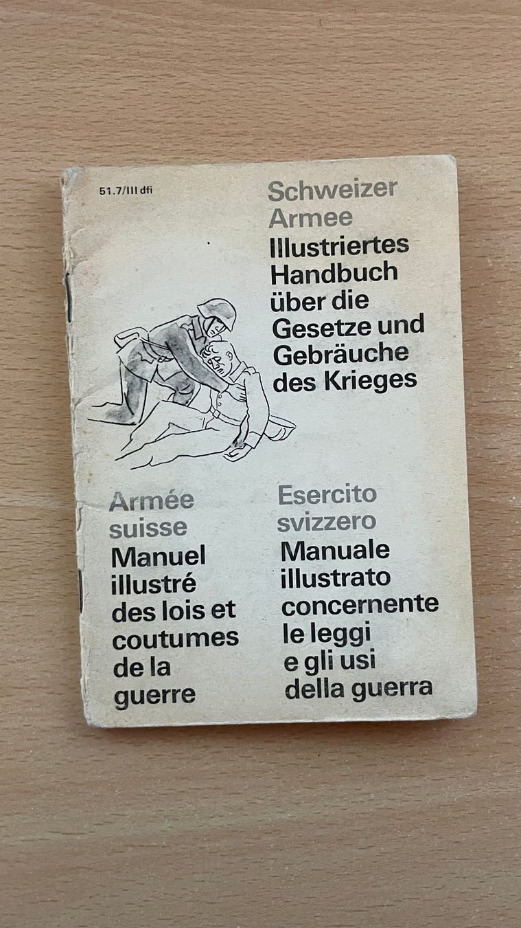 Bücher: Schweizer Armee Handbuch Gesetze und Gebräuche des Krieges – Gebraucht aus Glattfelden von cybermaxx