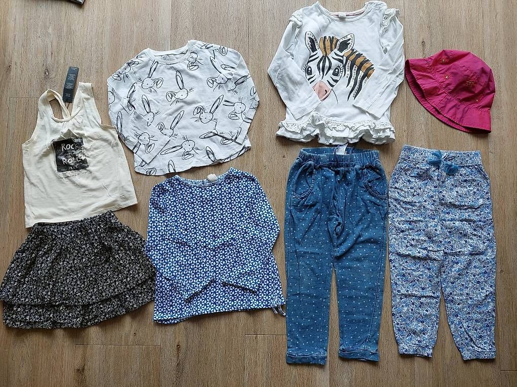 Lotti & Set di vestiti: Kleiderpaket Mächen 104 Sommer 24 Teile – Usato da Zürich venduto da Julia0123 1