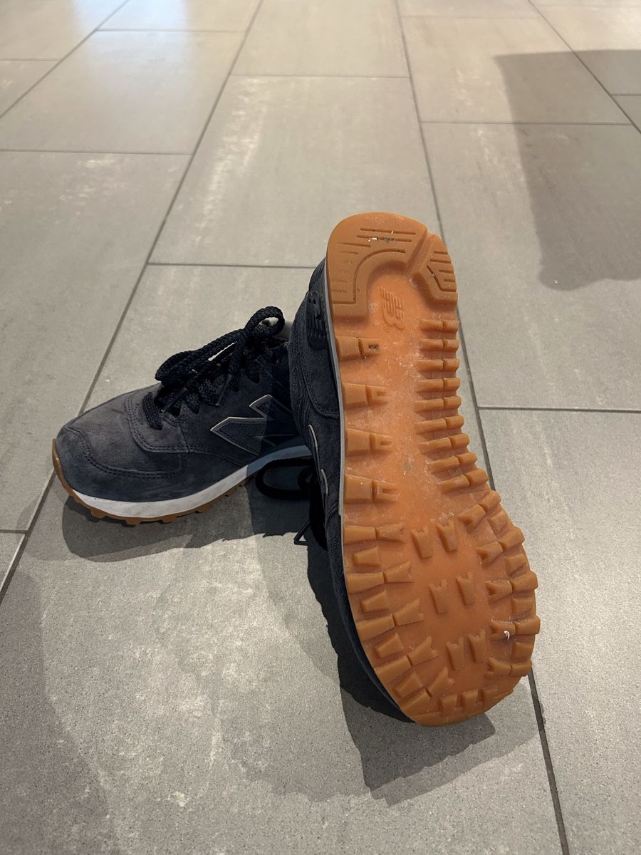 New Balance Chaussures hommes: New Balance 574 Wildleder  – D'occasion à Rütihof par ALAFC 3