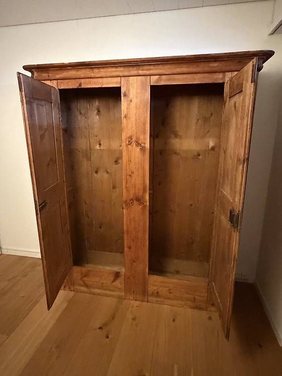 Armadi: Antiker Schrank – Usato da Kappel SO venduto da bra_r66p