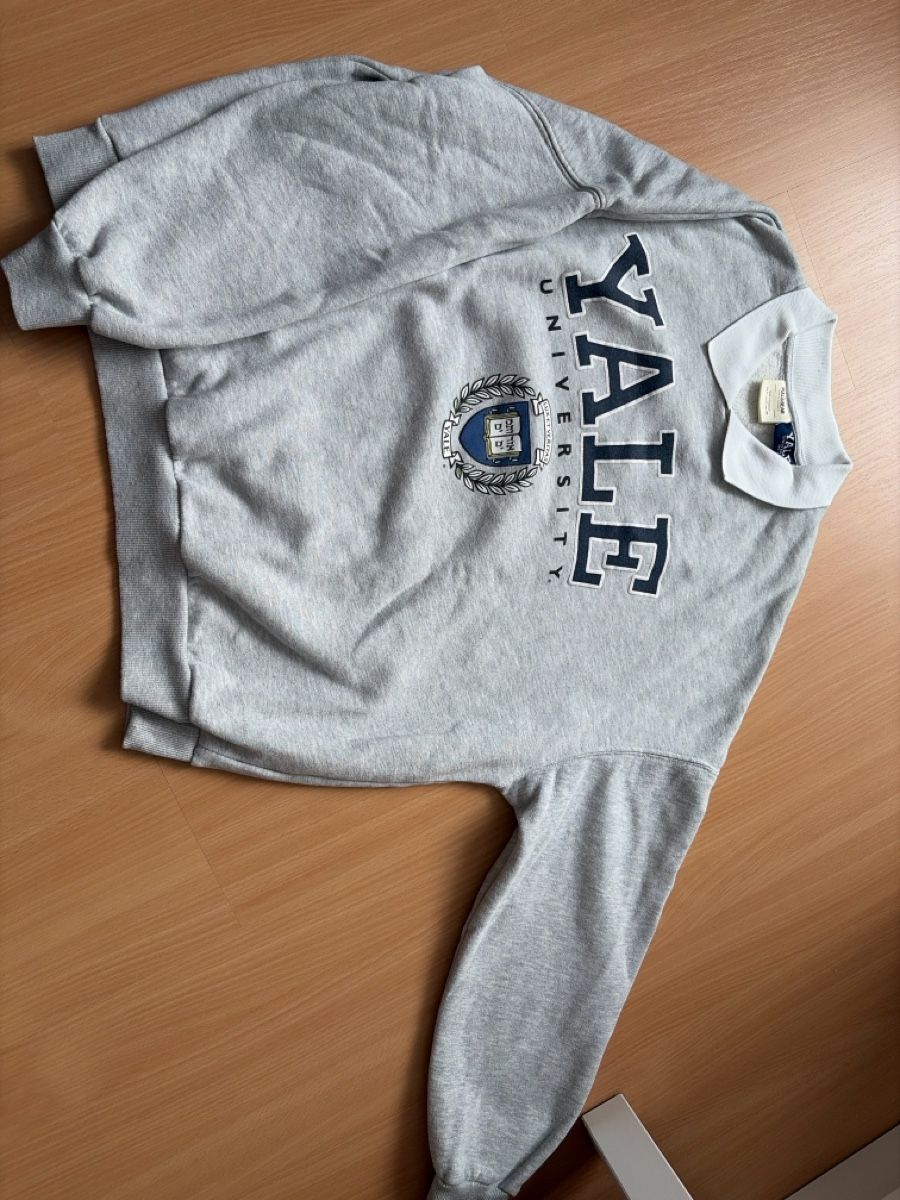 Pull&Bear Pullover & Sweatshirts: Pullover Pull&Bear Yale University grau Größe M – Neu (gemäss Beschreibung) aus Einsiedeln von nathi04
