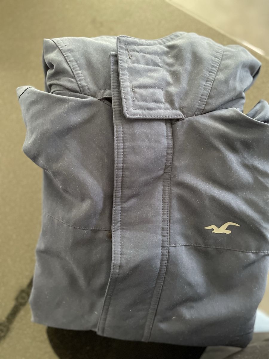 Hollister Jacken: Hollister Jacke, Grösse S, Dunkelblau – Gebraucht aus Aeschlen von Cottage 2