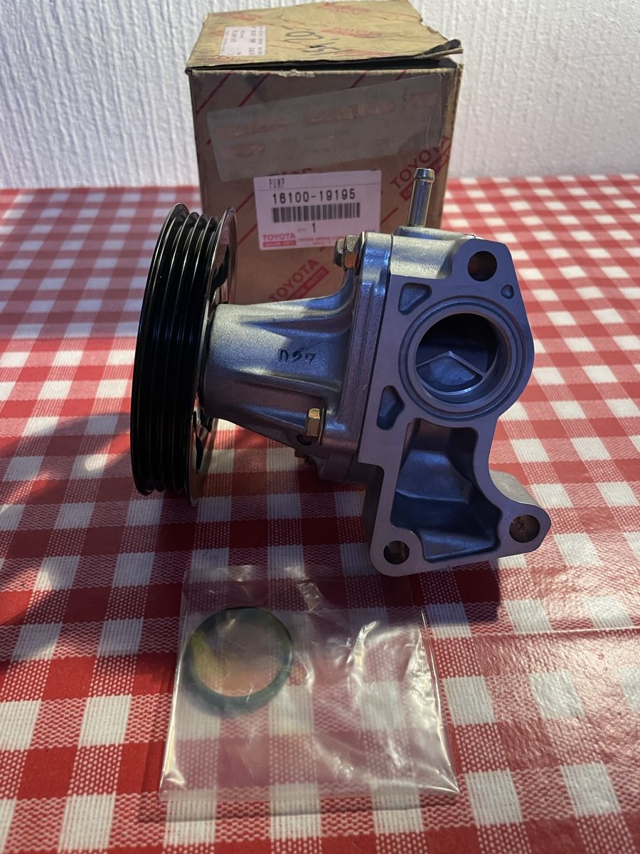 Toyota Tutti pezzi di ricambio auto: Pompe à eau originale TOYOTA COROLLA | PASEO | STARLET – Nuovo e nell'imballaggio originale da Denges venduto da Ricautomotive 7