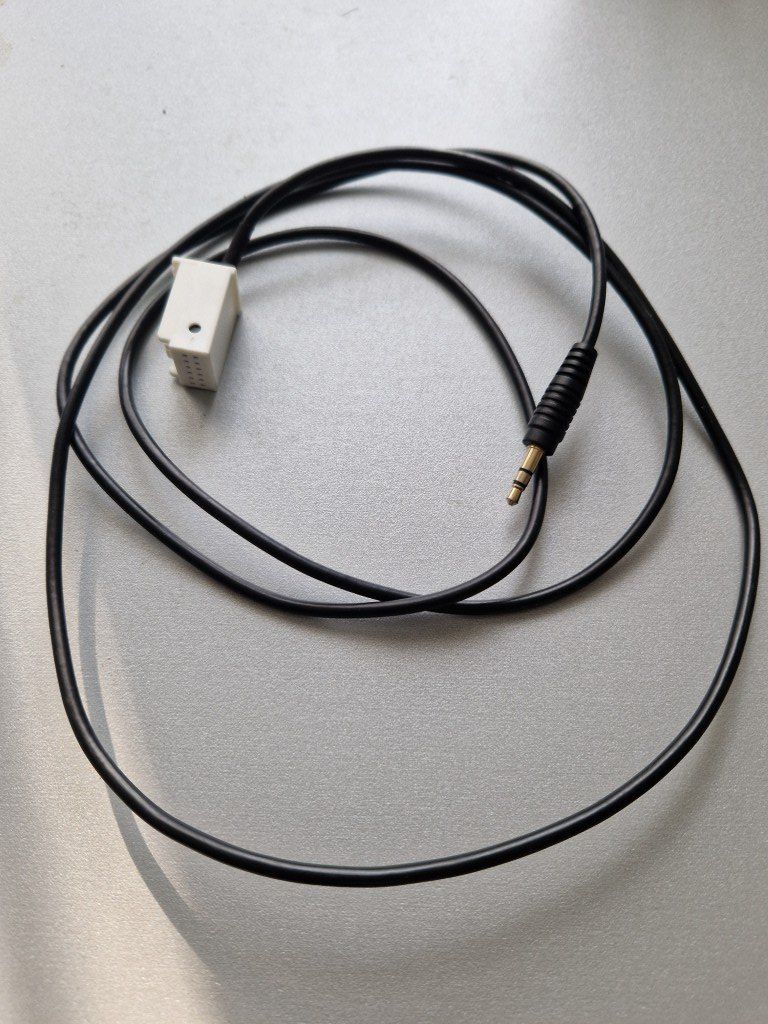 Laufwerke & Adapter: Aux-Adpter für Bosch RD4-Autoradios – Gebraucht aus Au ZH von myamisumi