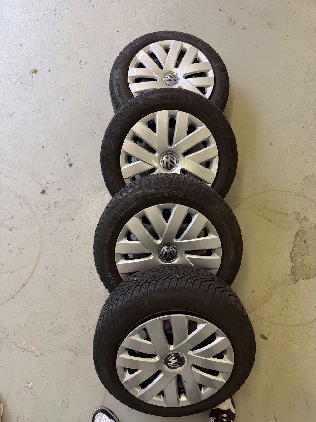 Volkswagen Pneus & Kompletträder: VW Kompletträder Winter 185/60R15 – Gebraucht aus Däniken SO von King-Automobile