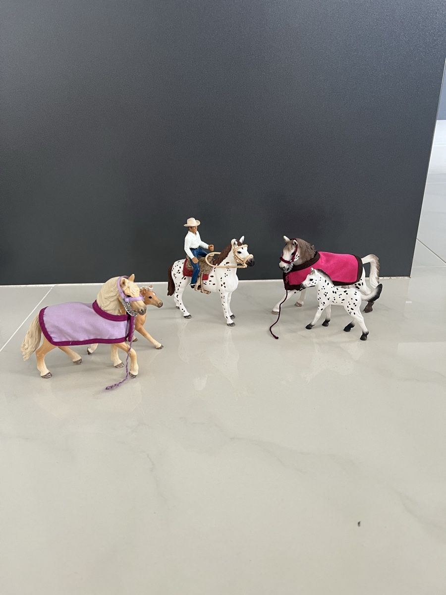 Schleich Spielzeuge: Schleichpferde – Gebraucht aus Dietwil von sarn
