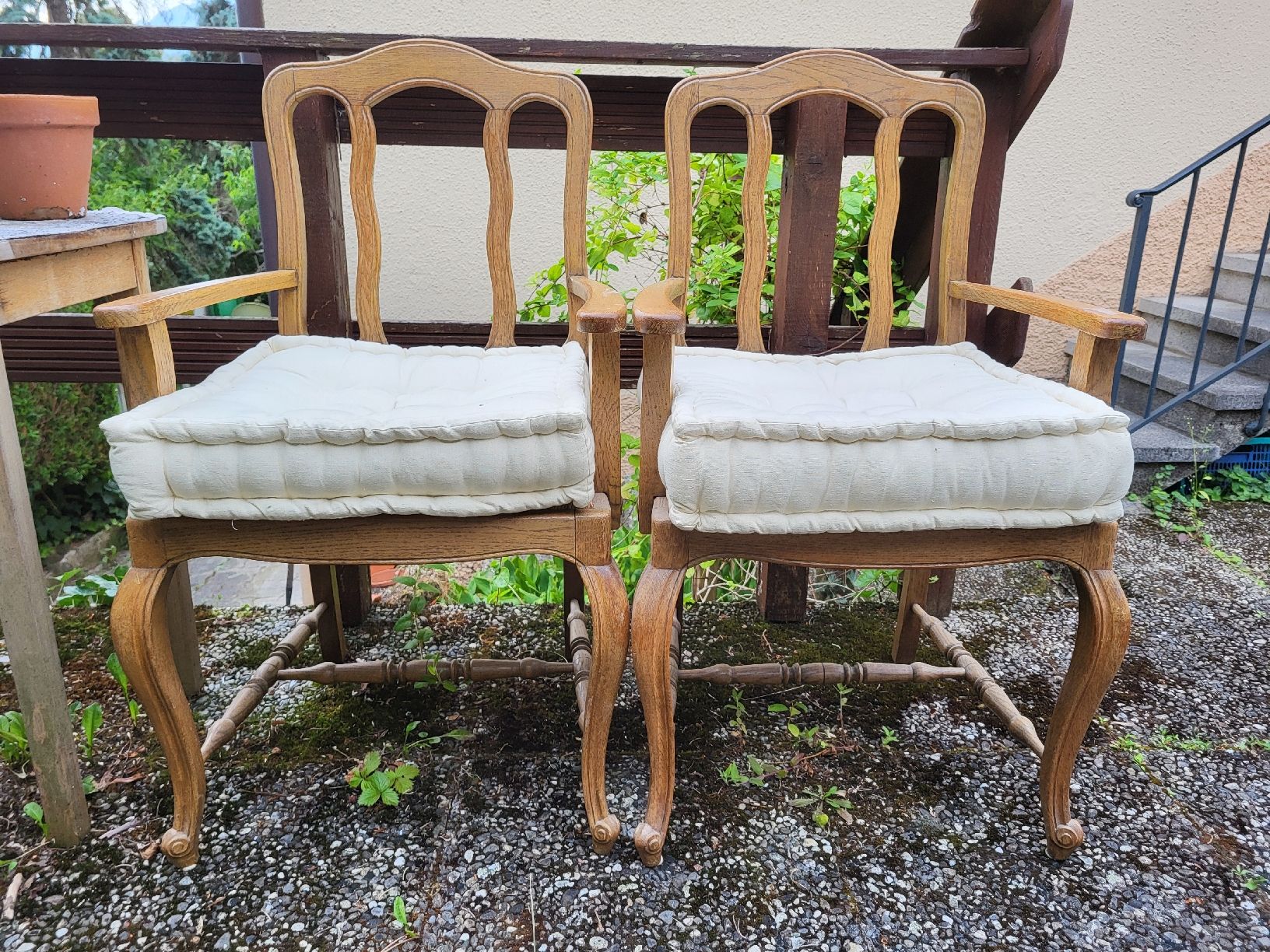 Stühle: 2 chaises en chêne blond paille chabby chic 70er. – Gebraucht aus Vevey von oldiz 9