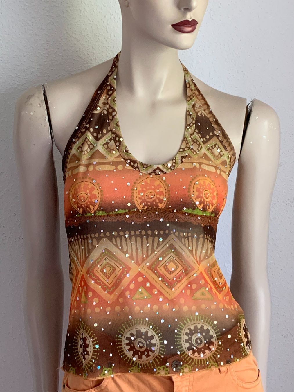 Top: Neckholder Top im Glitzer Boho-Look mit Jeans – Usato da Kloten venduto da Nephty 6
