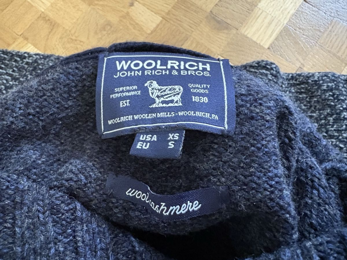 Woolrich Pullover & Sweatshirts: 2 Woolrich Herrenpullover  – Gebraucht aus Locarno von pat_8p5b 1