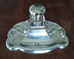 Antikes Tintenfass mit Ablage (versilbert)