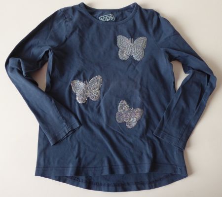 128 Hübsches Shirt - Schmetterlinge mit Pailletten