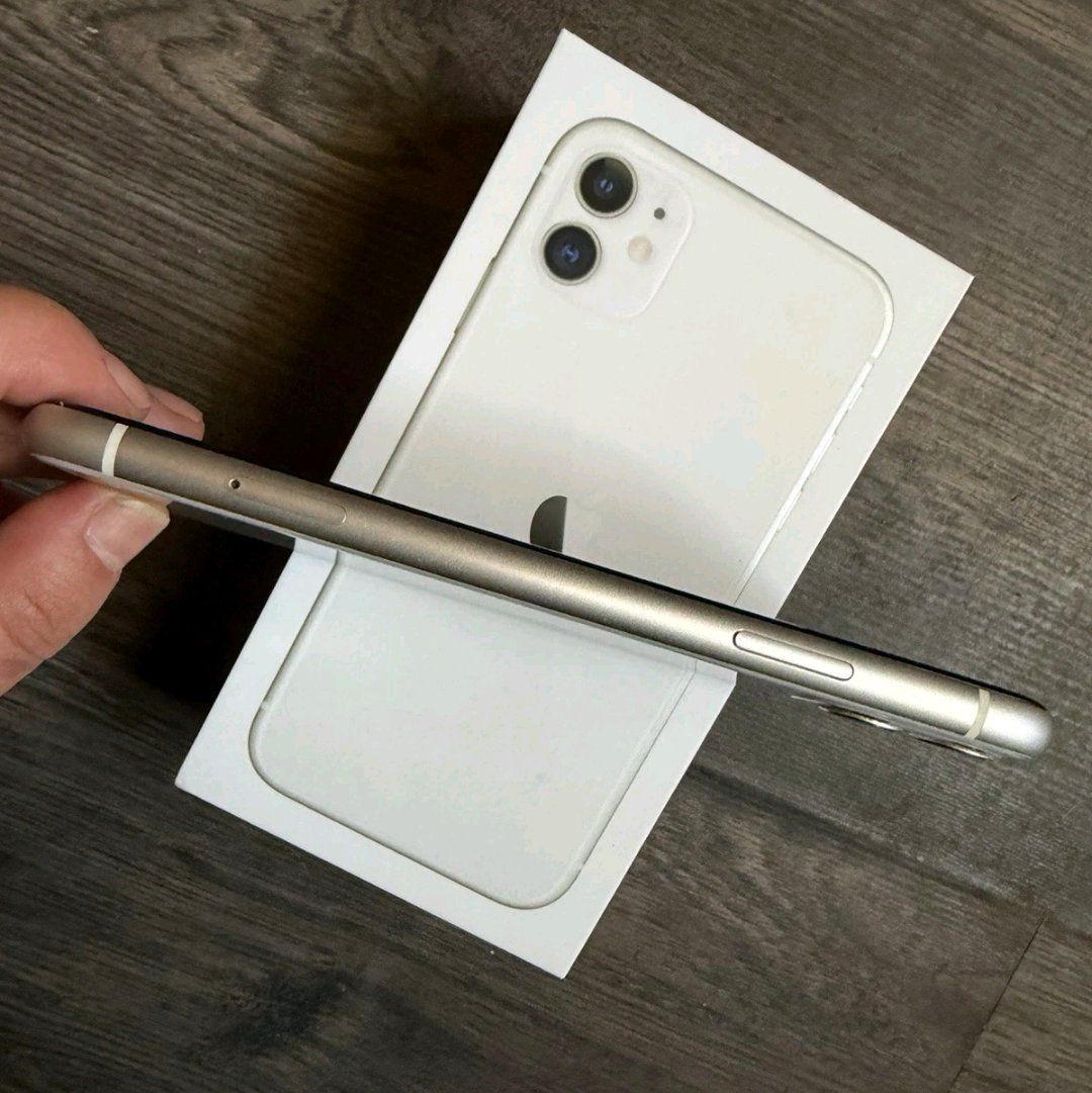 Apple Telefoni cellulari / Smartphones: iPhone 11 (64GB) Akku 99% – Usato da Luzern venduto da Waince786 2