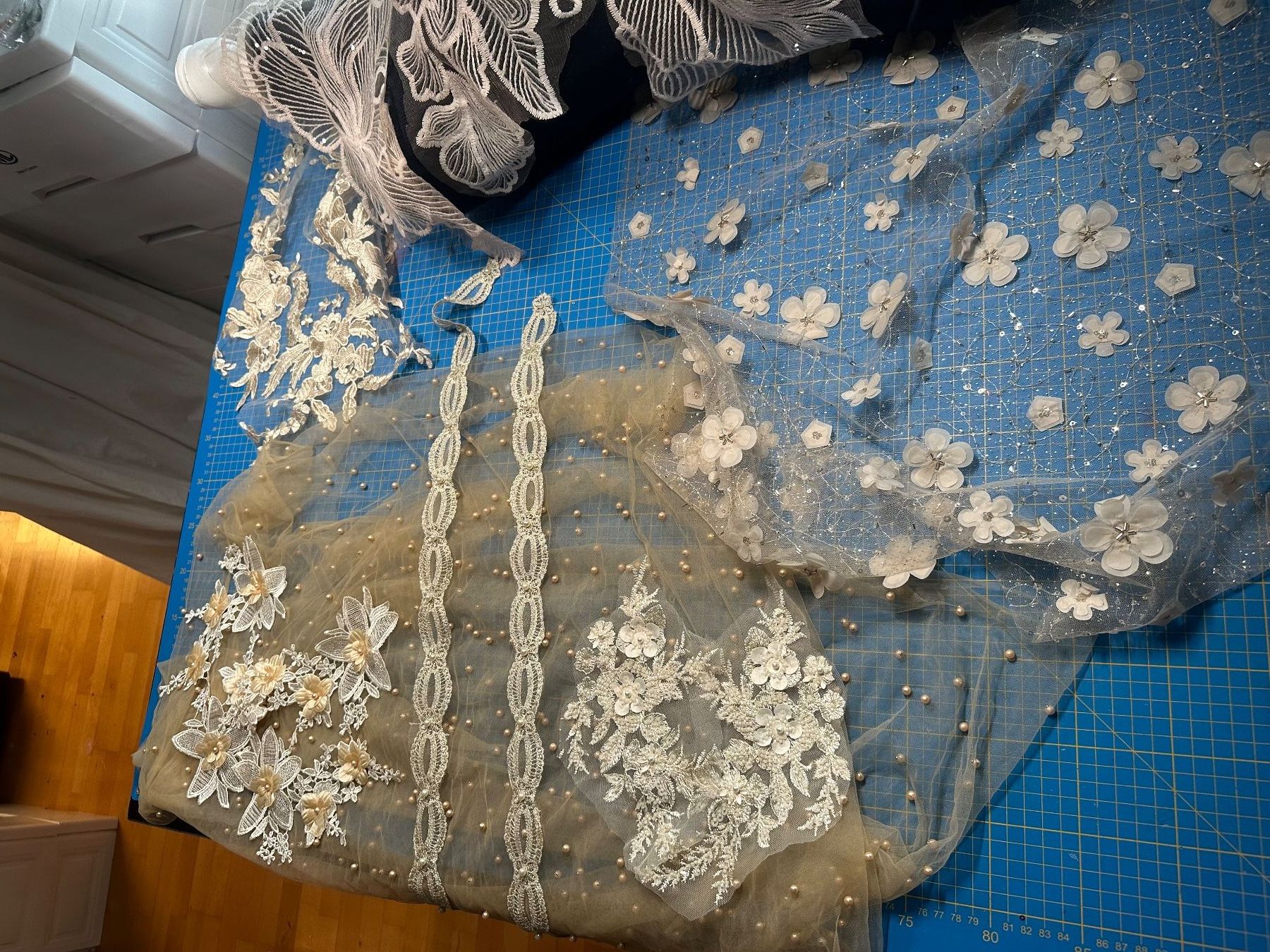 Tutte le decorazioni: SPITZE (12 STUCKE) – Usato da Bottighofen venduto da M.O.L 6