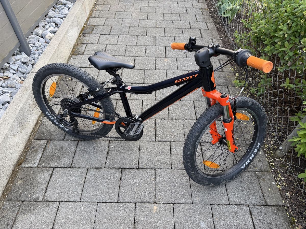 Scott Velos: Scott Scale 20 Zoll Mountainbike - Versand möglich! – Gebraucht aus Hochfelden von ksky79