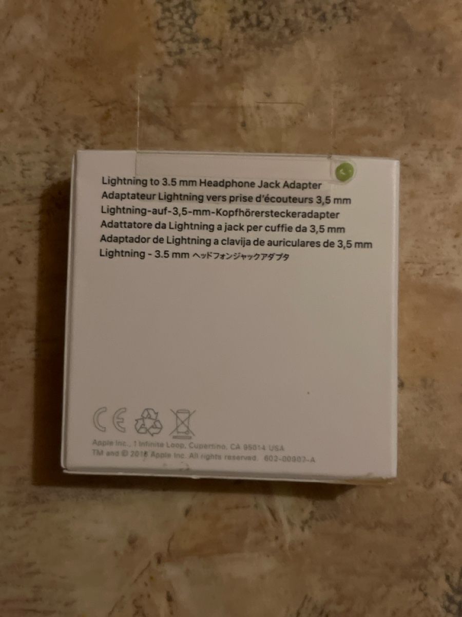 Apple Unità & Adattatore: Apple Lightning auf 3.5mm Kopfhörer Adapter neu – Nuovo e nell'imballaggio originale da Rümikon AG venduto da Tati72 1