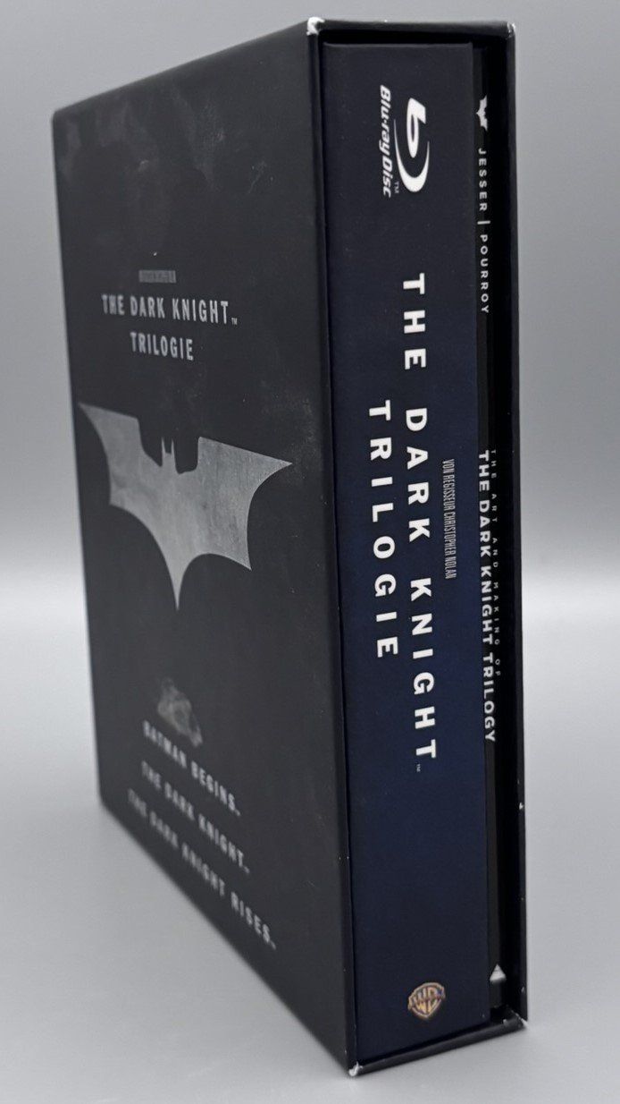 Tous les DVDs: Batman The Dark Knight Trilogie Blu-ray 5 Discs Boxset+Buch – D'occasion à Brunnen par mel_79gf 2