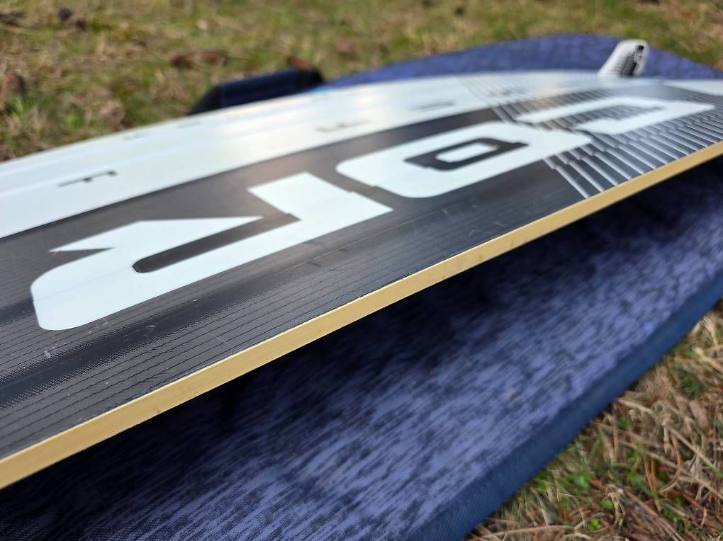 Core Surfboards & Schwimmbrette: CORE Kiteboard Fusion 4 / 135x40 – Gebraucht aus Horgen von lup_lup 4