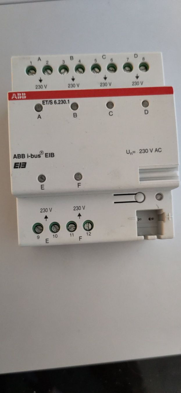 ABB Componenti elettronici: Knx binär – Usato da Rueun venduto da Ktrr