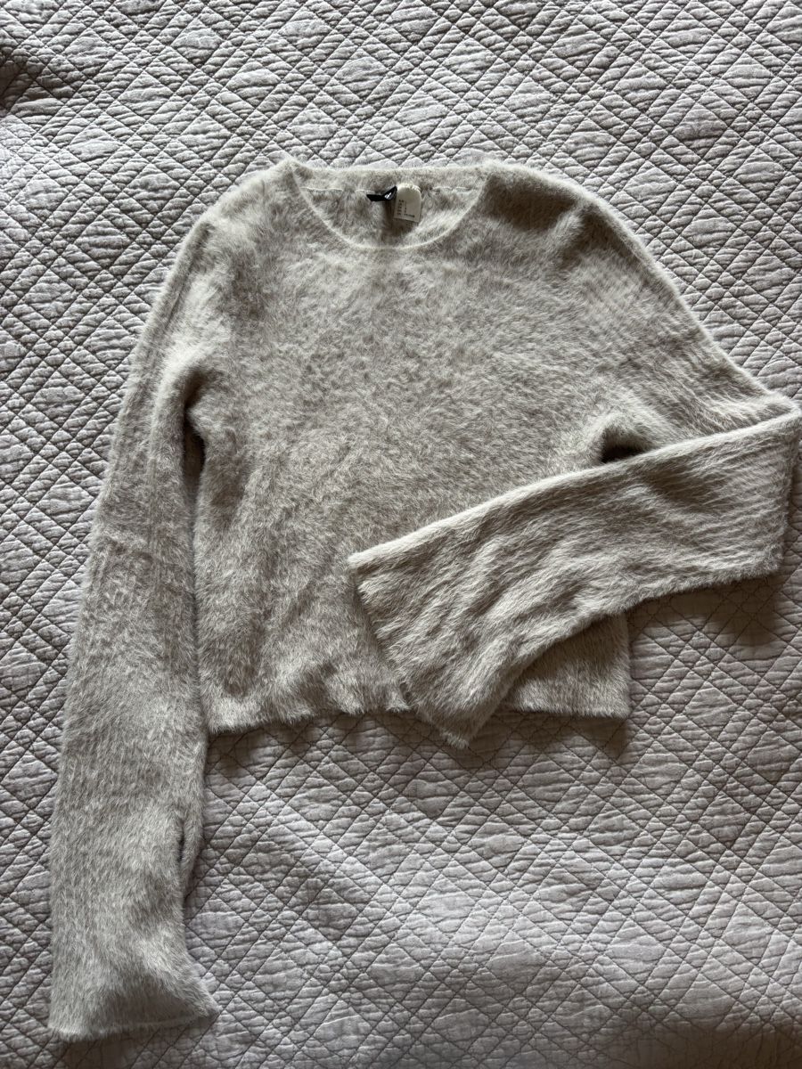 H&M Pulls & Sweat-shirts: Pull court gris  – Neuf (Voir description) à Lausanne par shabnam.t