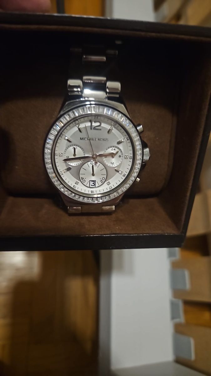 Michael Kors Uhren: Montre Michael Kors argentée – Neu und originalverpackt aus Ecublens VD von ago_557y