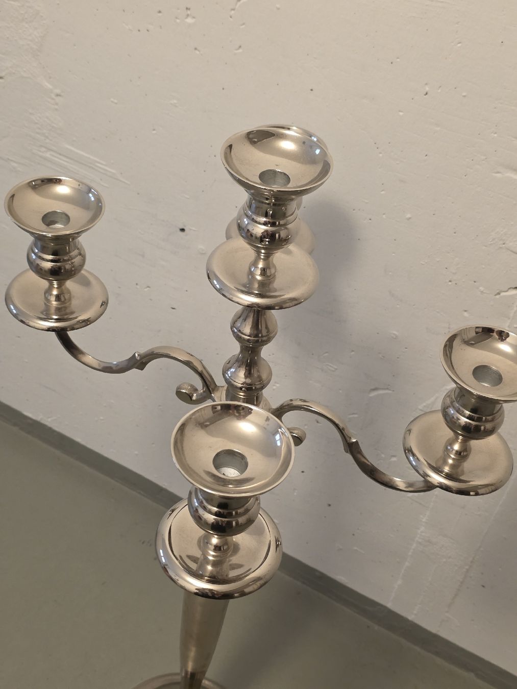Migros Kerzenständer: Boden-Kerzenständer silber 5-armig – Neu (gemäss Beschreibung) aus Wittenbach von Elena1991 1