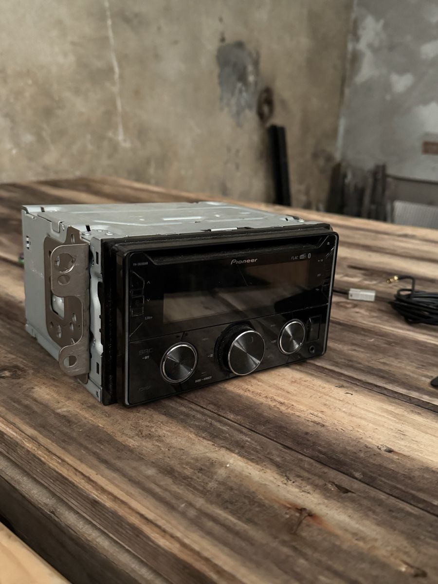 Pioneer Radios:  Autoradio Pioneer DAB+ / Bluetooth – Defekt aus Cerniaz VD von Julien.f