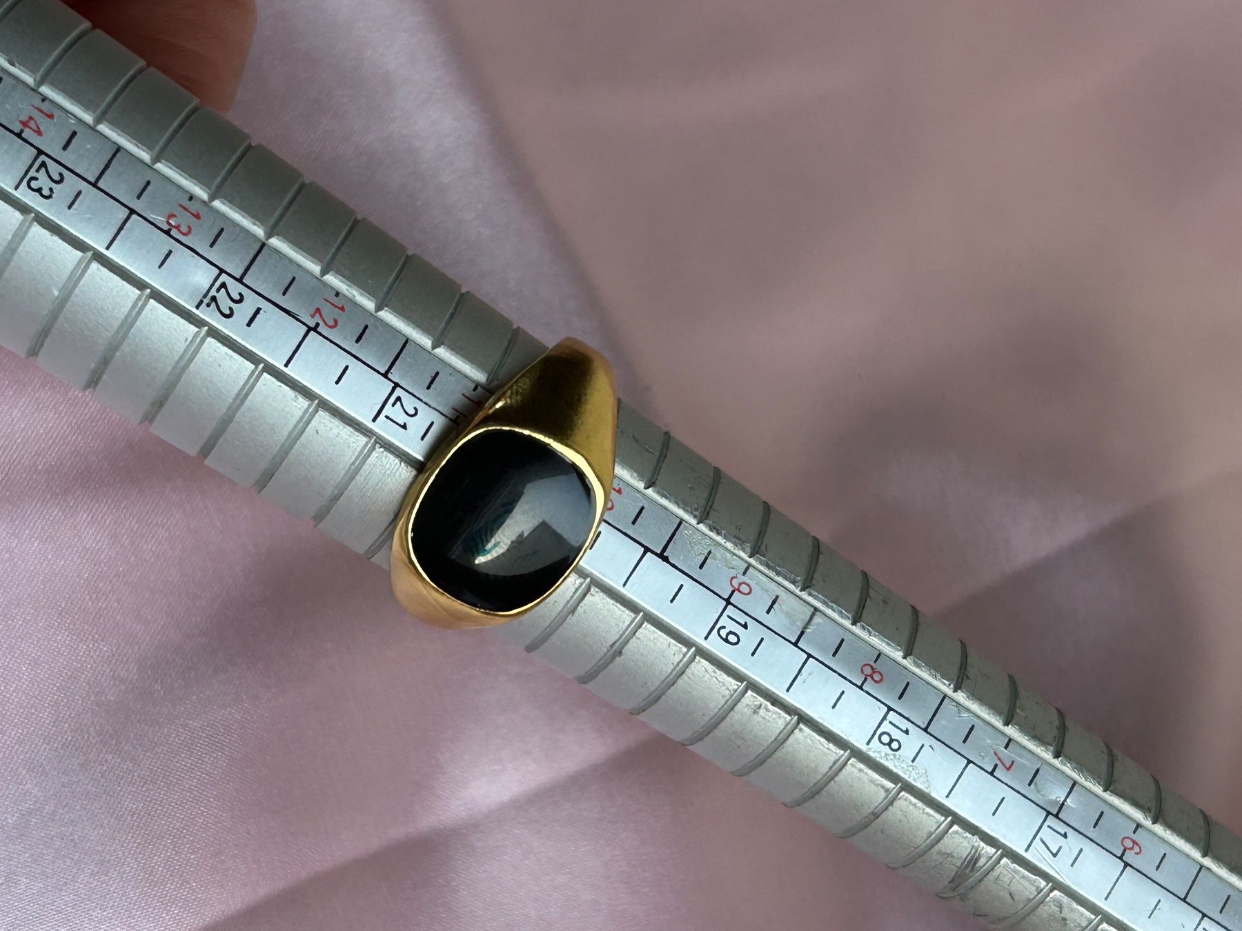 Ringe: Goldener Ring mit schwarzem Stein RETRO (64) – Gebraucht aus Laufen von belleskulptur 4