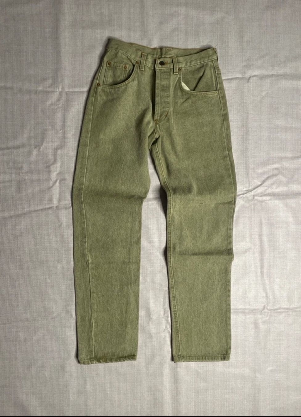 Levi's Pantaloni: Levi’s Hell Grün-Grau W30 L36 – Usato da St. Gallen venduto da bphips
