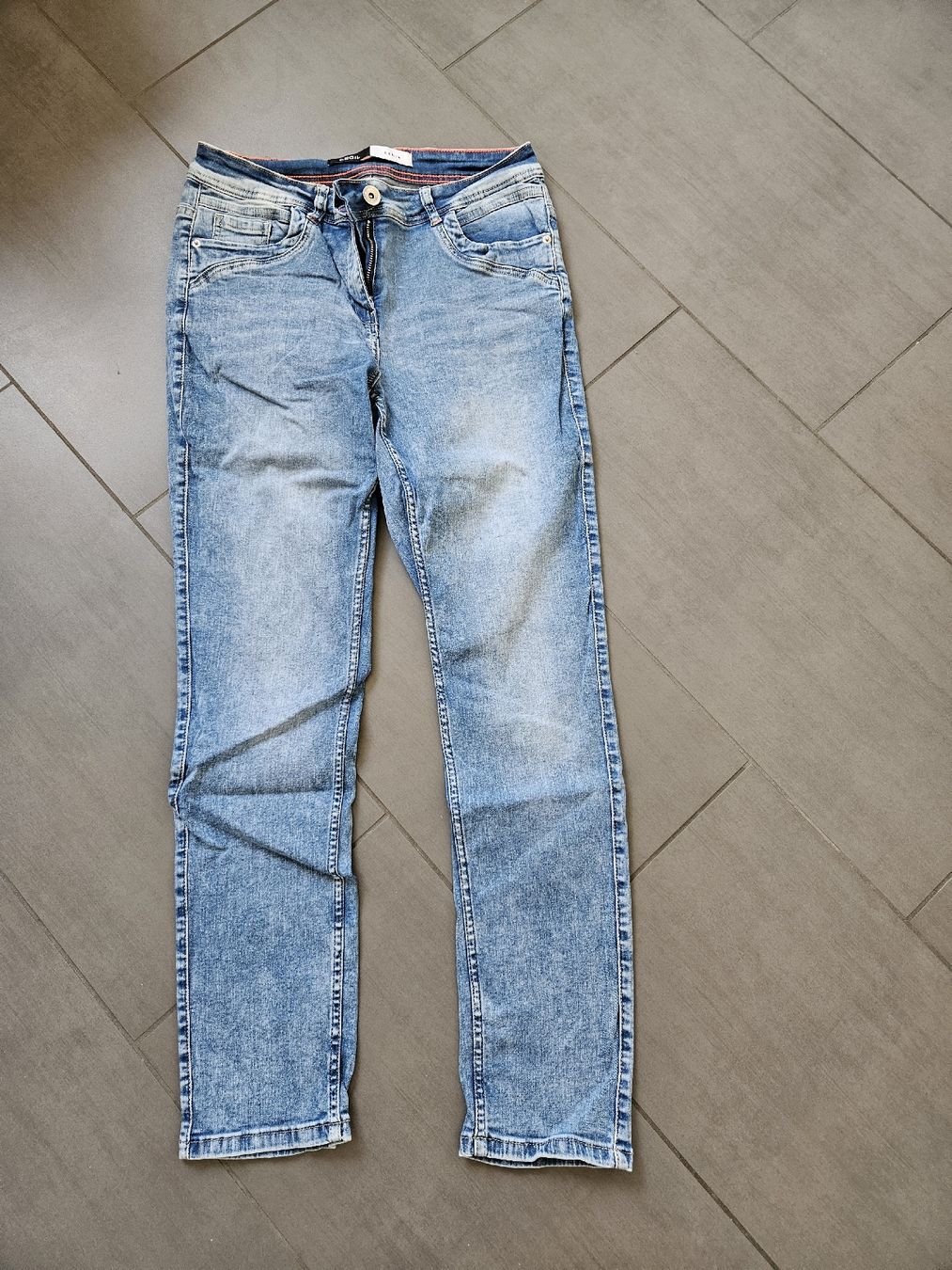Cecil Jeans: Cecile – Neu (gemäss Beschreibung) aus Ennetbürgen von LebuniaNW 1