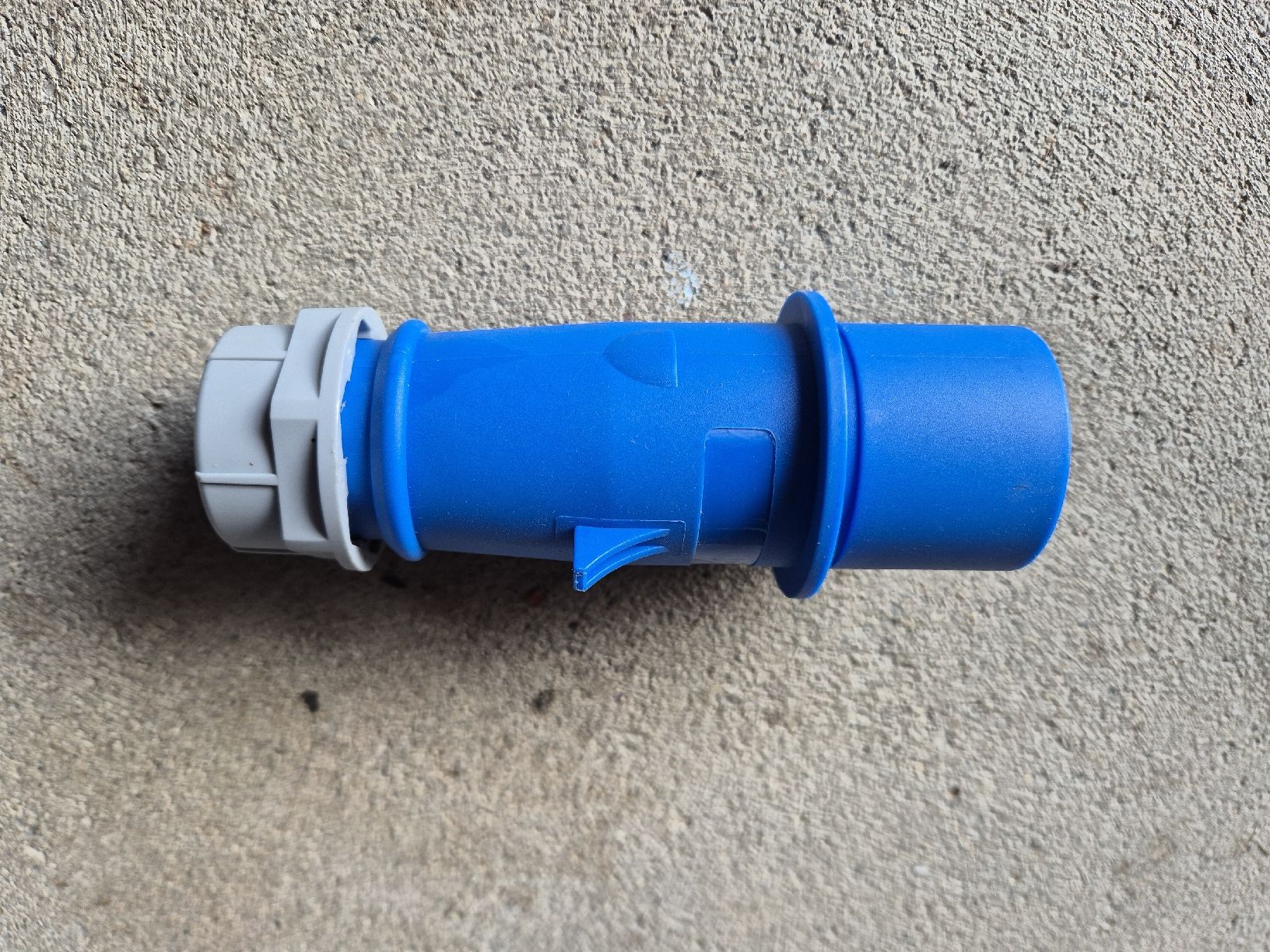 Stecker: CEE-Stecker 16A/250V~ Blau/Grau Neu – Neu (gemäss Beschreibung) aus Linden von Mathi41 3