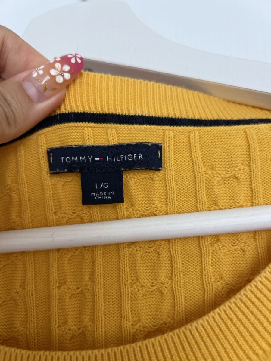Tommy Hilfiger Maglioni & Felpe: Tommy Hilfiger Mustard Sweater Size L – Nuovo (secondo la descrizione) da Wallisellen venduto da vic_rl56 1