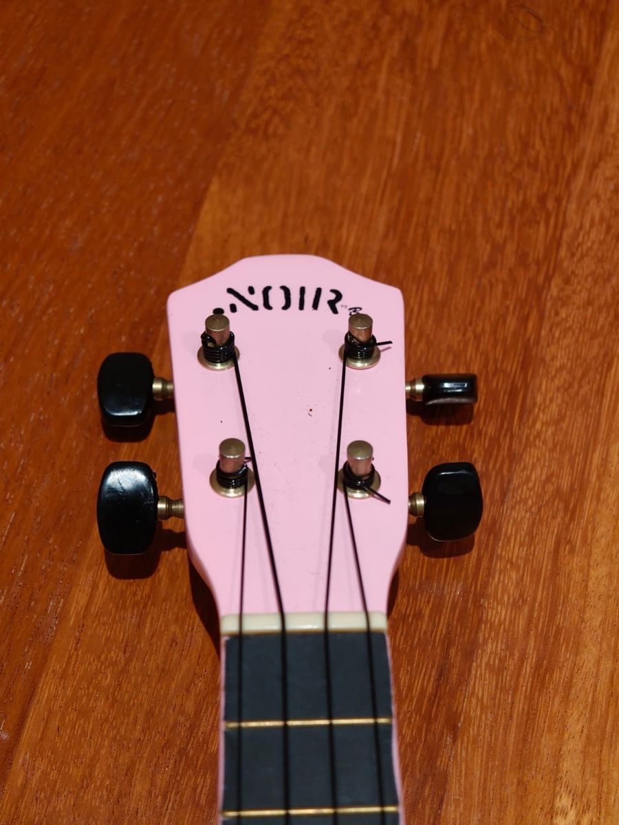 Musikinstrumente: Ukulele NOIR pink mit Tasche neuwertig – Gebraucht aus Uzwil von isa_mtzgr 4