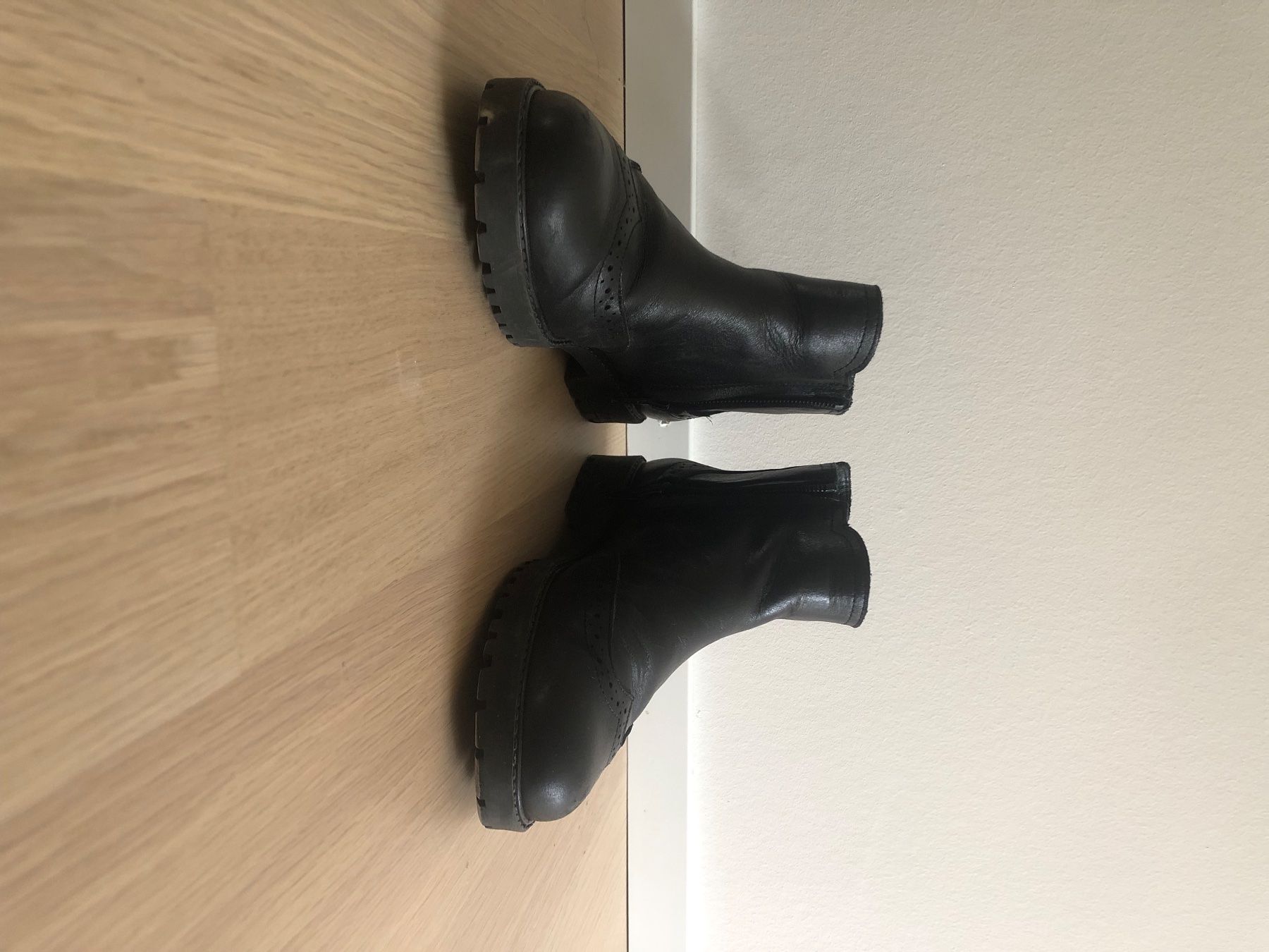 Massimo Dutti Scarpe per ragazze: Klassische Mädchen Stiefel – Usato da Zürich venduto da joa_xg9v 3