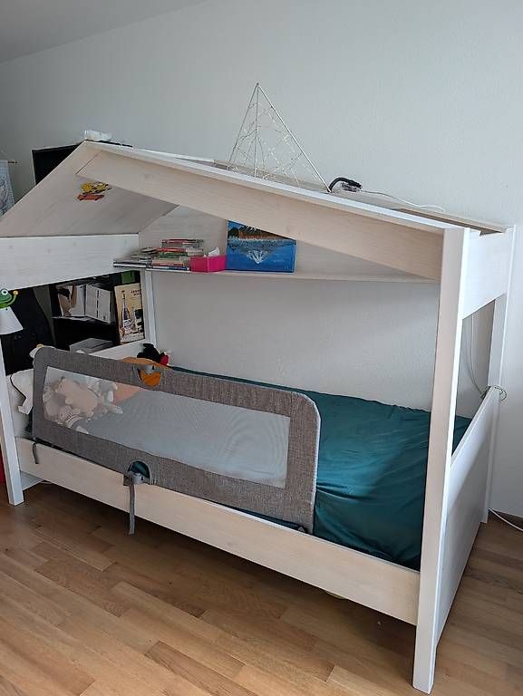 Letti: Kinderbett (Hausbett) – Usato da Zürich venduto da joana_p 1