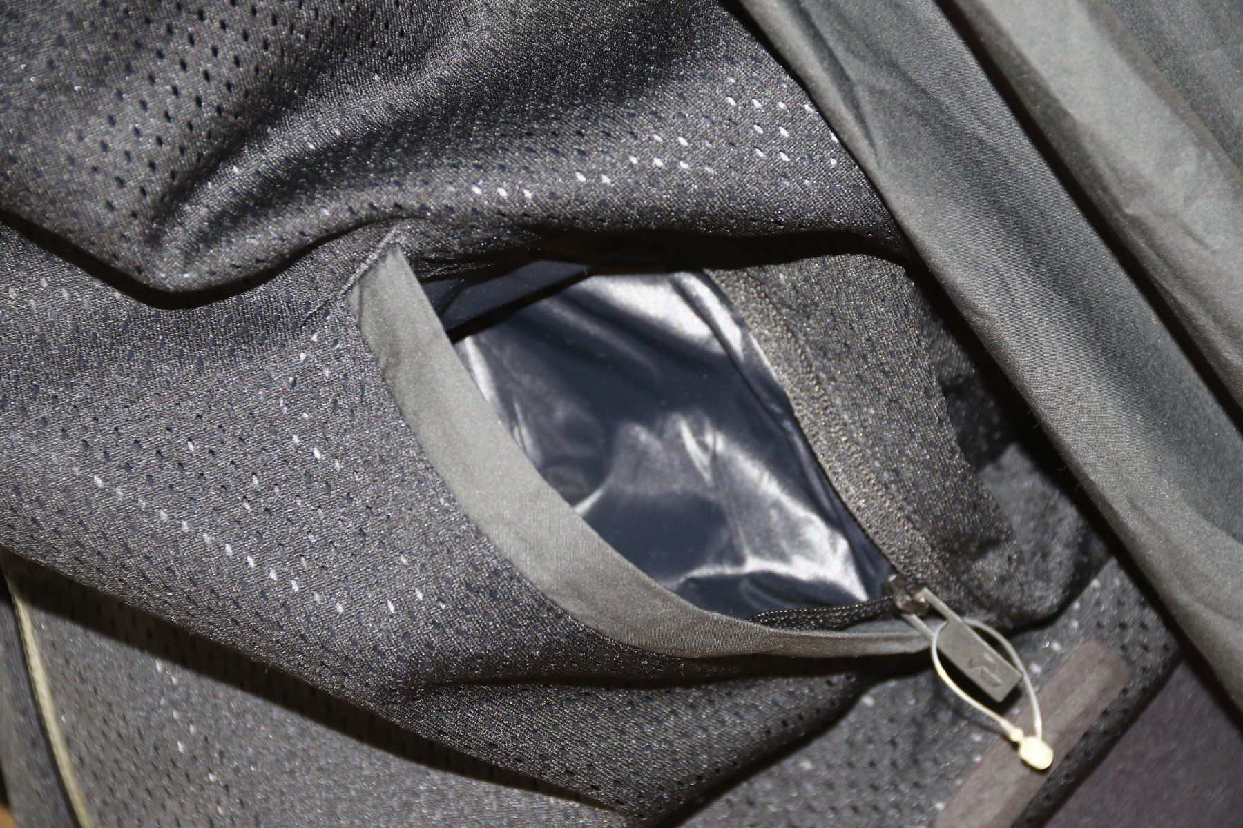 Peak Performance Giacche: Leichte  Jacke von Peak Performance Gr.M-S NEU – Nuovo e nell'imballaggio originale da Oberwil-Lieli venduto da Svetlana28 3