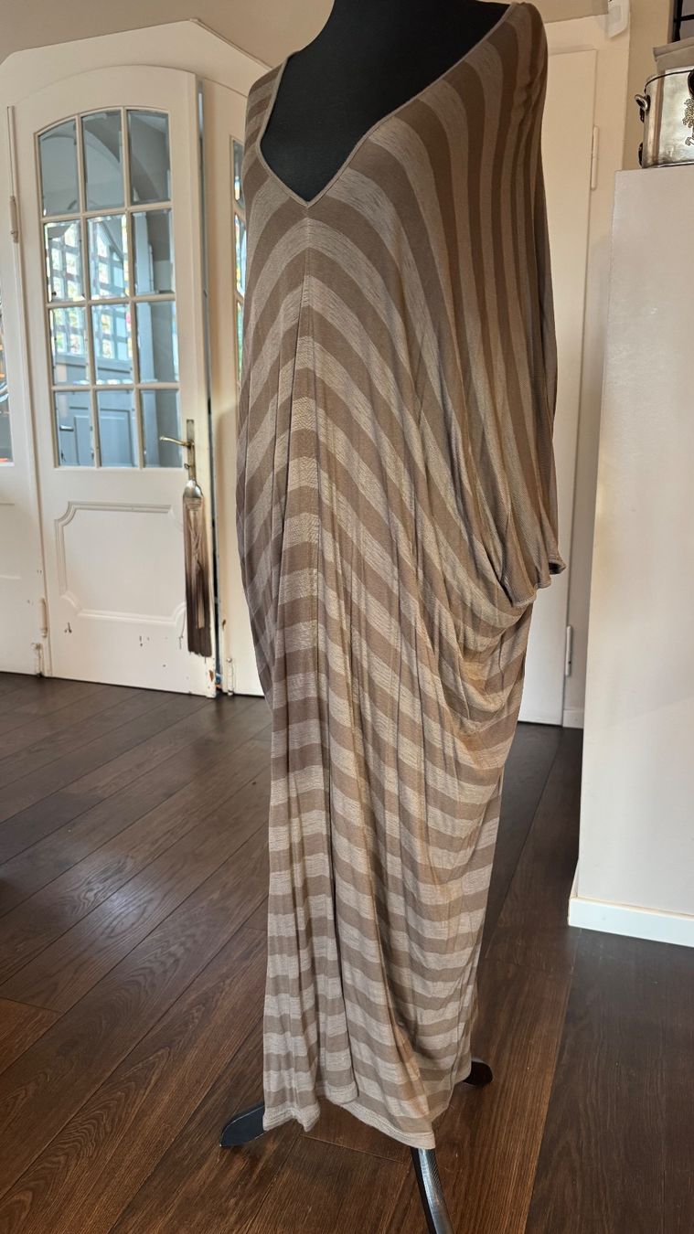 Kleider: Kleid Grösse 38/40 – Gebraucht aus Zollikon von rundbsurf 1