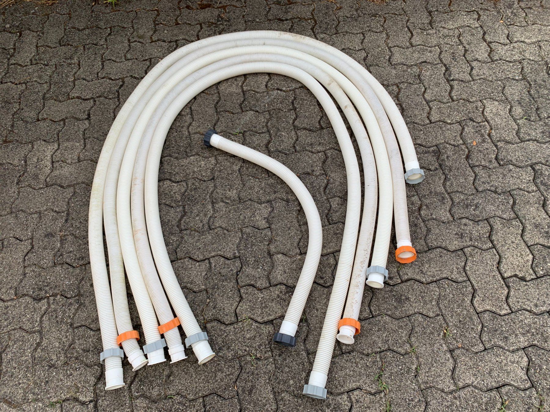 Piscines: Universal Poolschlauch – D'occasion à Bülach par Hardenduro