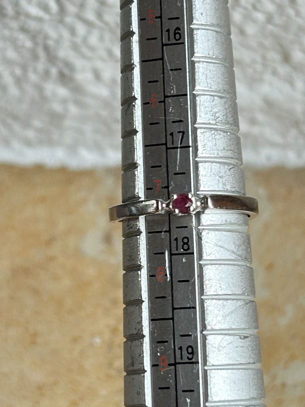Anelli: Silberring mit rubinrotem Stein (Ringgrösse 55) – Usato da Dittingen venduto da Bijoubelle 7