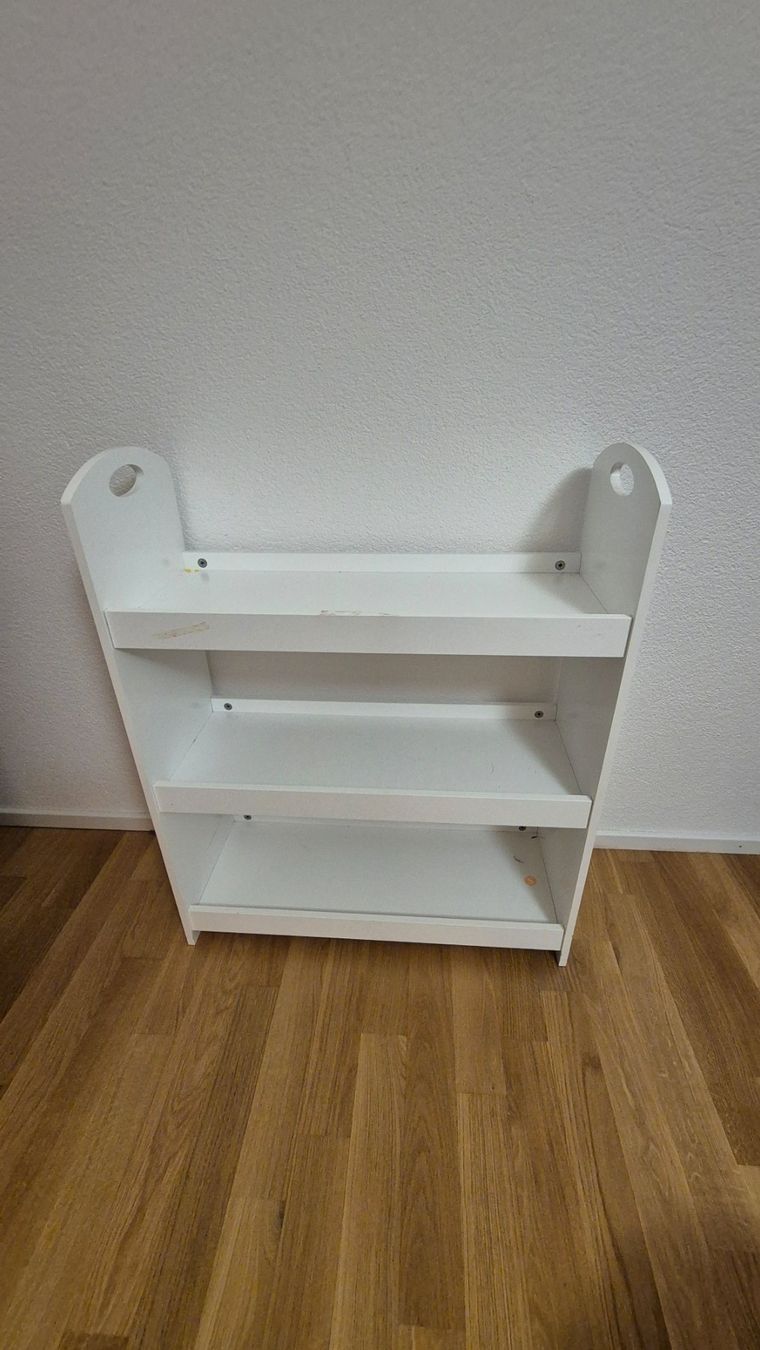 Regale: Kinderbücherregal / Bücherablage – Gebraucht aus Bettwil von Snev313
