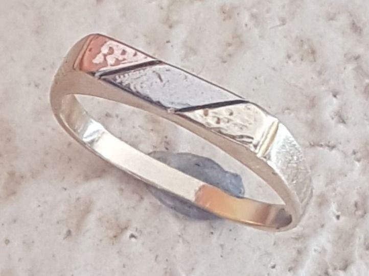 Ringe: Toller 3 farbiger Goldring aus 18 Karat – Neu (gemäss Beschreibung) aus Unterägeri von Altgoldschmuck 1