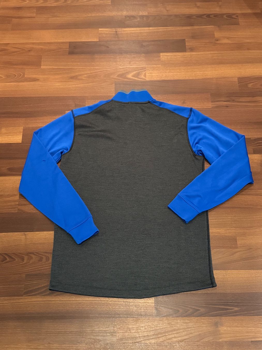 Nike Maglioni & Felpe: Nike Golf Quarter Zip Pullover Dri-FIT – Usato da Gränichen venduto da lixil 1