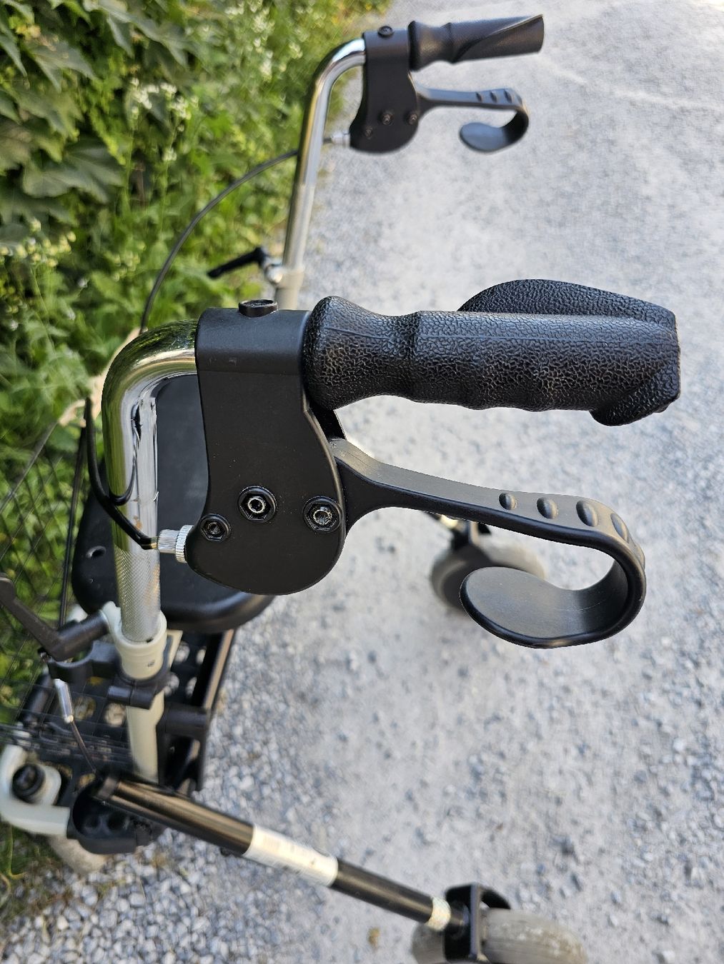Ausili per la deambulazione: Rollator  – Usato da Meisterschwanden venduto da Hummer21 3