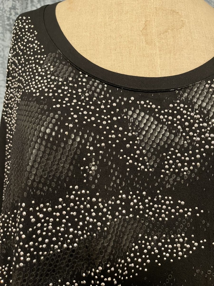 T-shirt: Damen Langarmshirt Schwarz mit Steinen – Usato da Eglisau venduto da regulmei 1