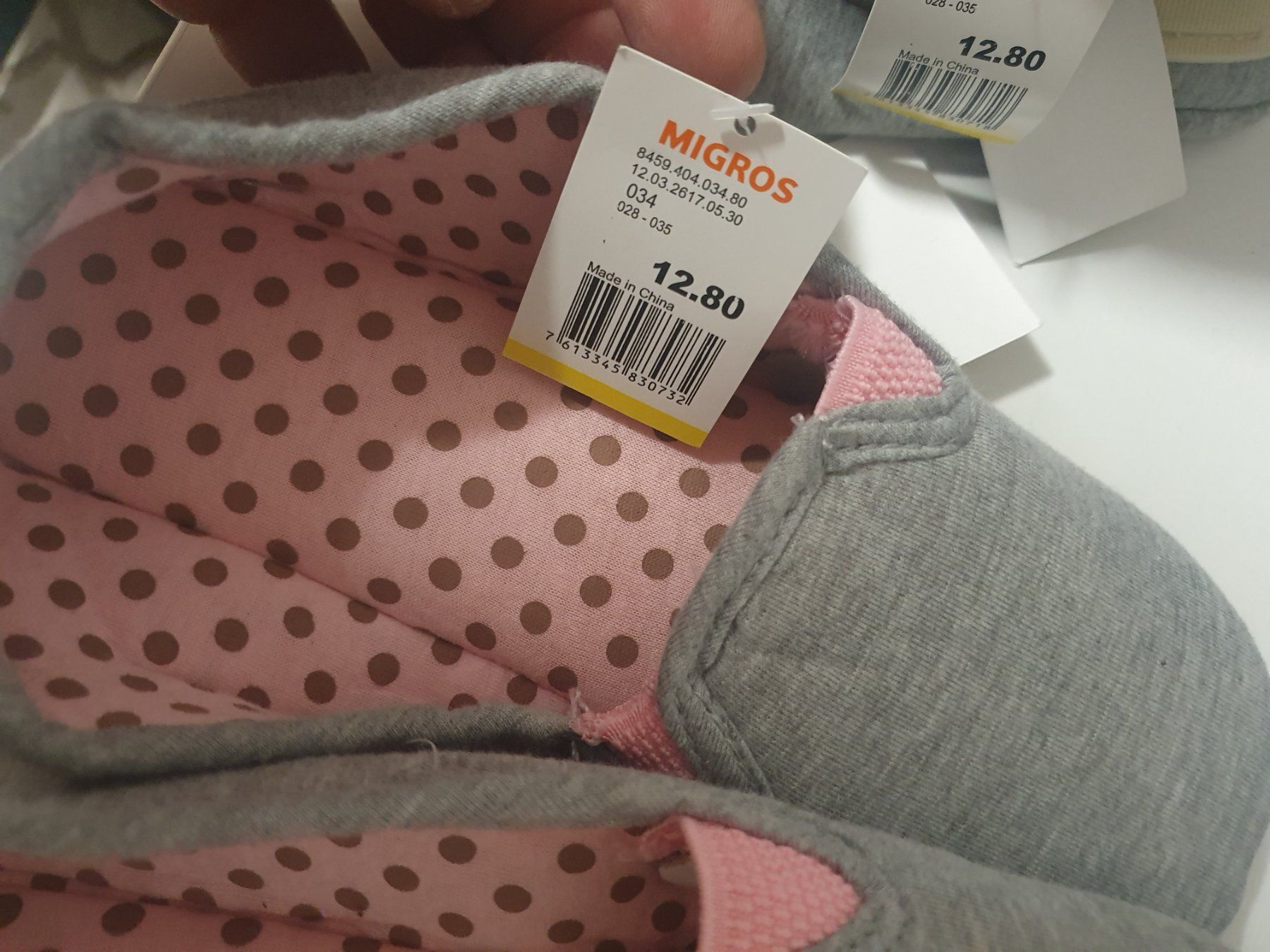 Scarpe per ragazzi: Hausschuhe Flip Flop Kinder Slipper 34 – Nuovo e nell'imballaggio originale da Zürich venduto da Alibaba1234 2