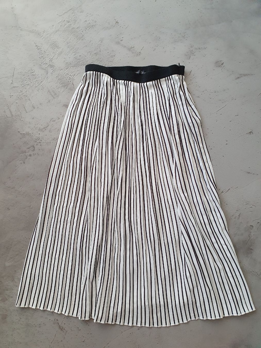 Bershka Gonne: Plisserock, S – Usato da Steinach venduto da Xamax18